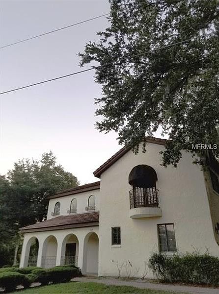 1st image of 327 Desoto Cir