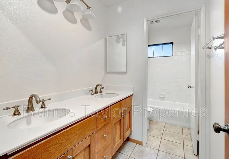 8840 Villa La Jolla Dr #211 — Photo 21