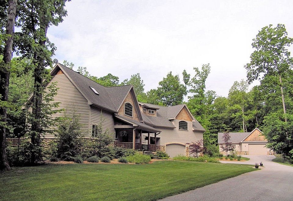 For Sale: 702 North 200 East, Valparaiso, IN 46383