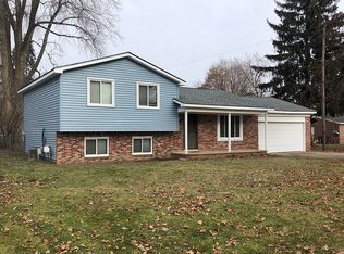 6030 Northrup Dr, Waterford, MI 48329