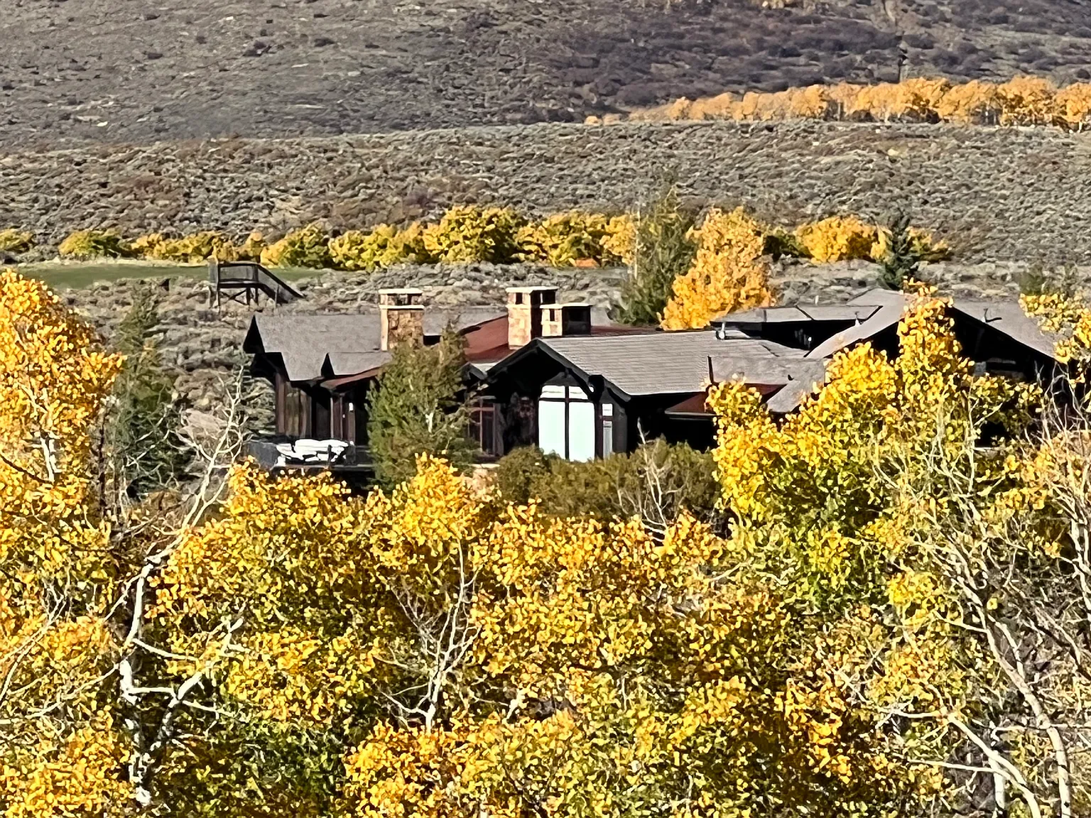7 bed, 9850 sqft, $34,500 — Photo 3