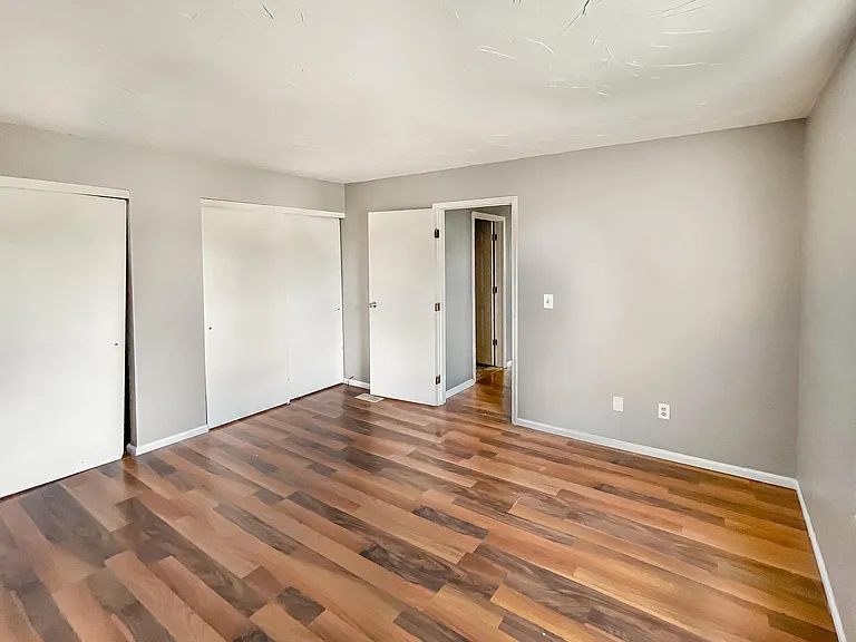 4961 Singleton Dr — Photo 21