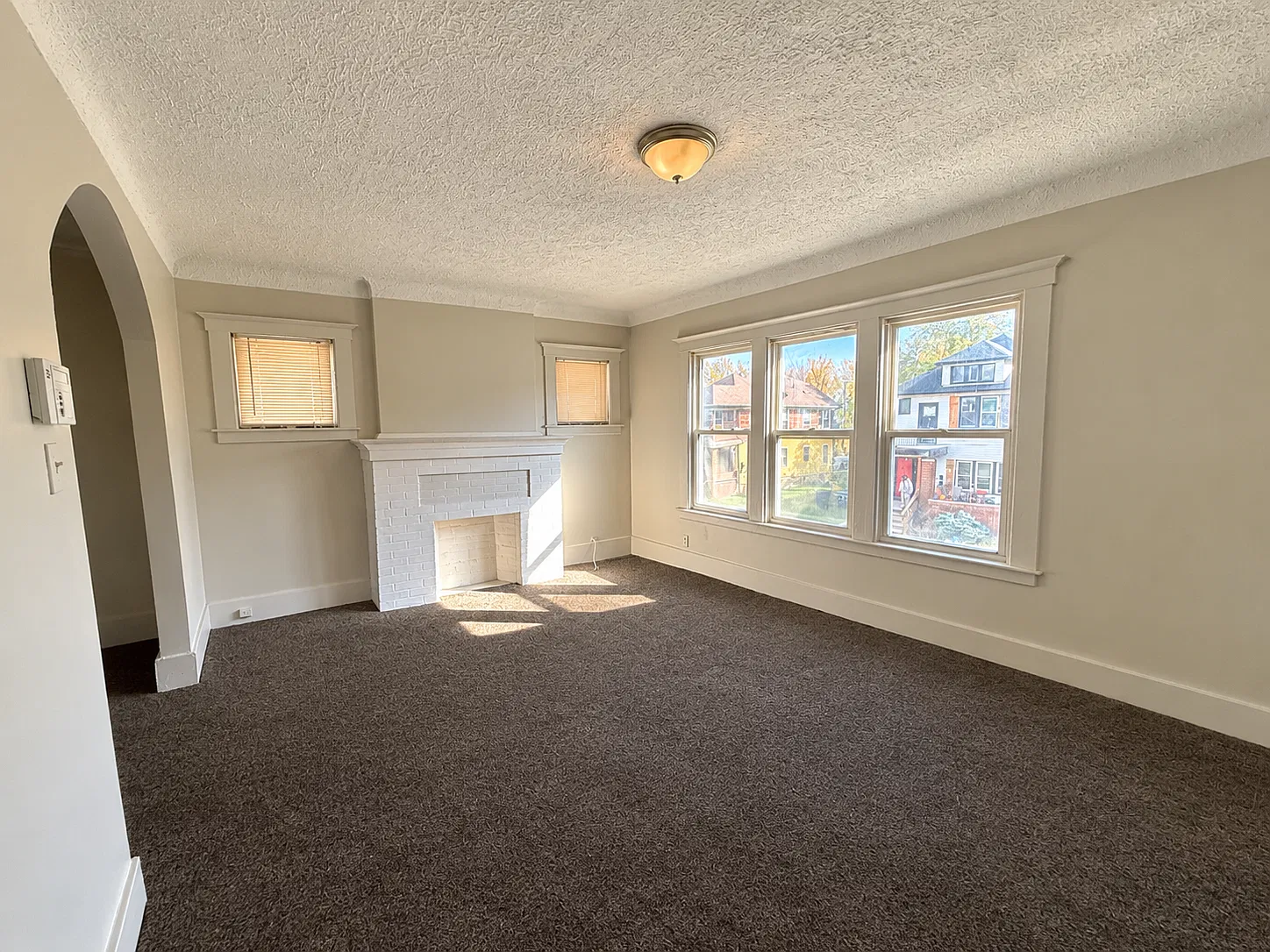 2 bed, 1000 sqft, $900 — Photo 2