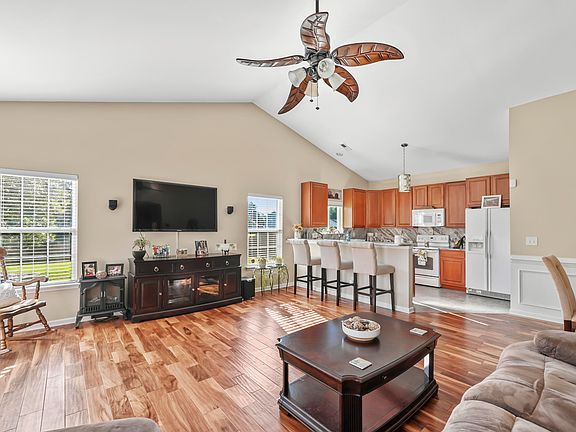 3rd image of 315 Coosawatchie St
