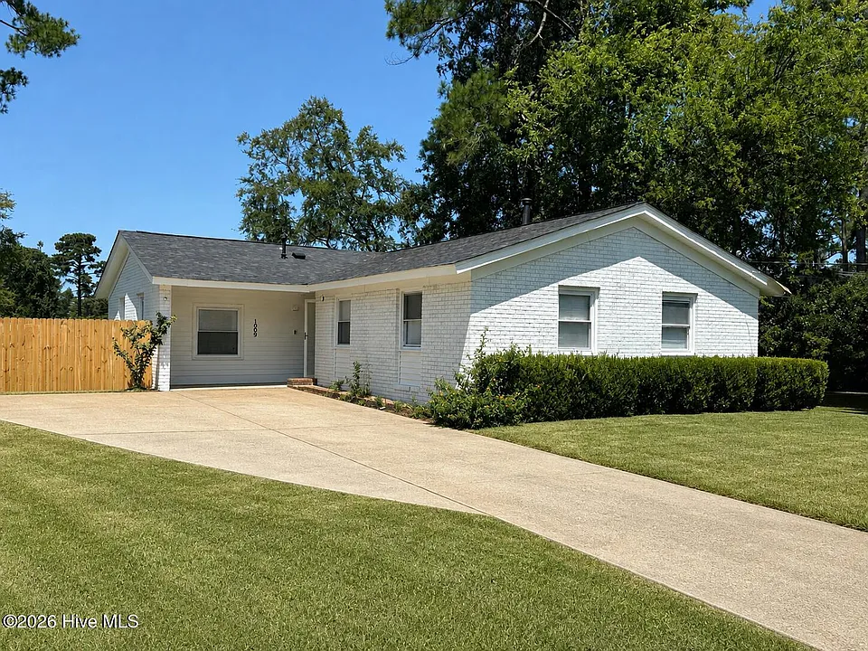 1209 Azalea Dr