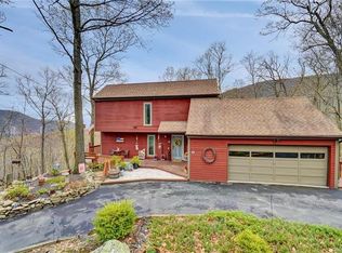 17 Saint Thomas Pl, Highland Falls, NY