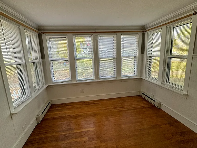 623 Cherry St SE — Photo 12