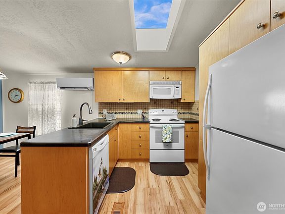4th image of 455 Fir lane