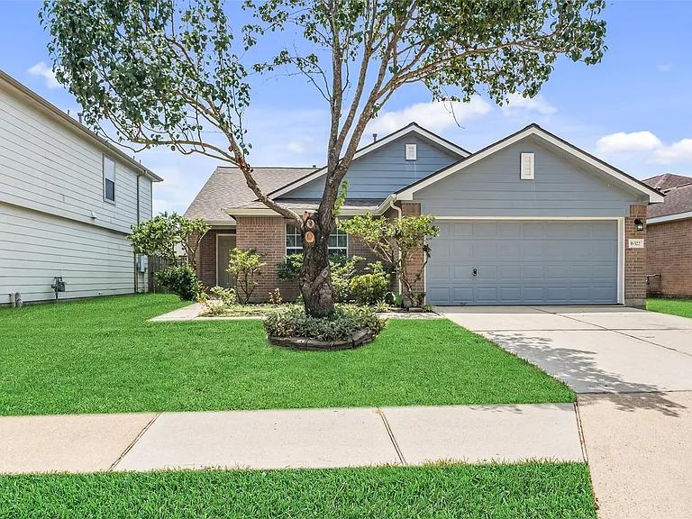 16322 Cole Bridge Ln — Photo 2