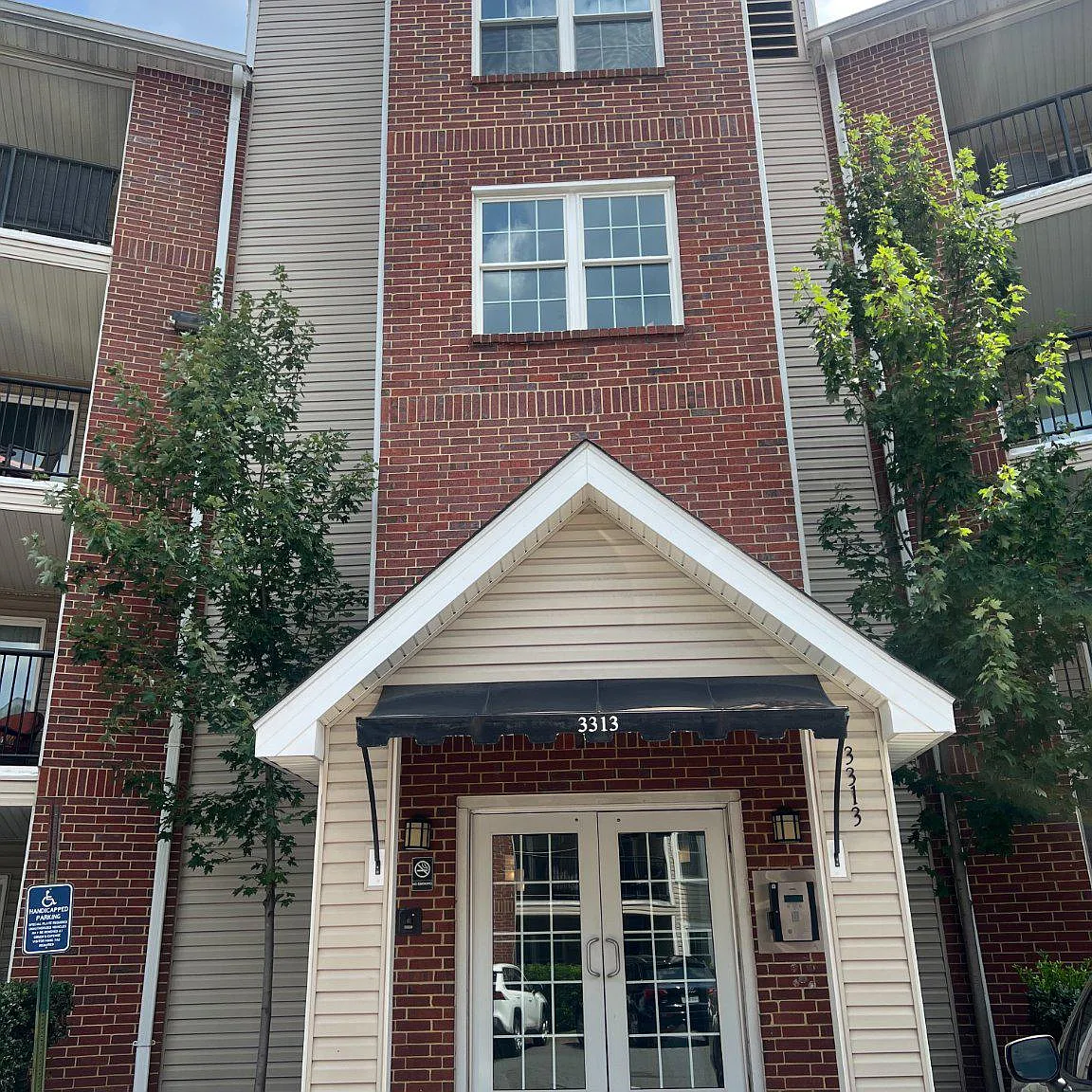 2 bed, 2.0 bath, 1096 sqft, $2,650 — Photo 3