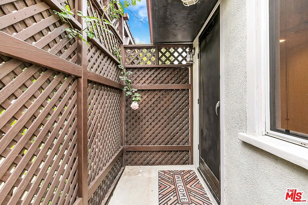 1 bed, 1.0 bath, 550 sqft, $2,500 — Photo 2