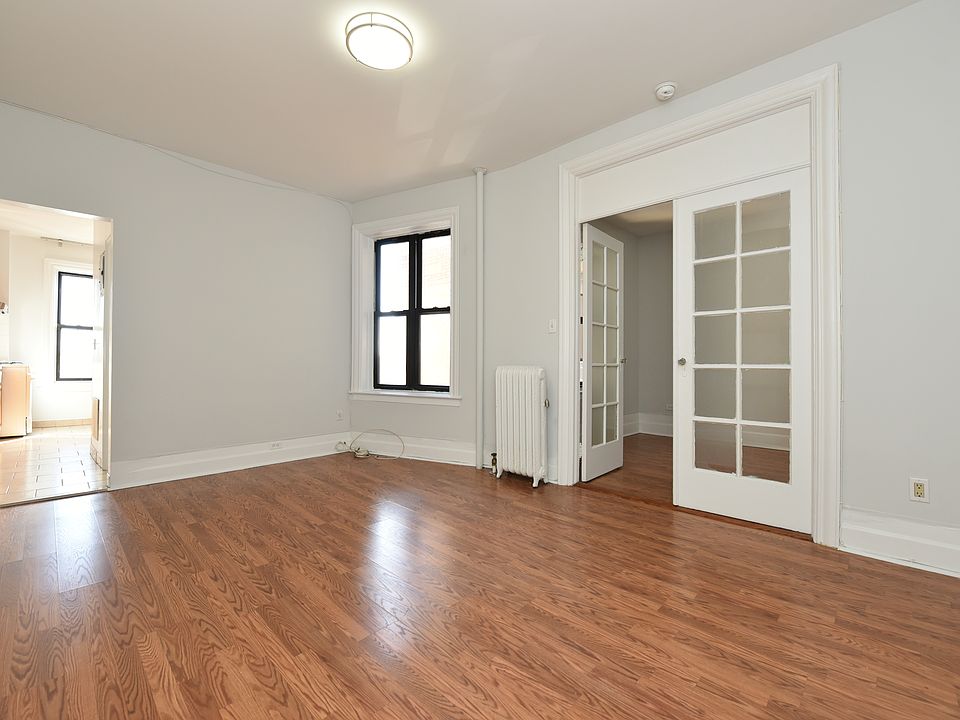 1st image of 3232 34th St APT 28