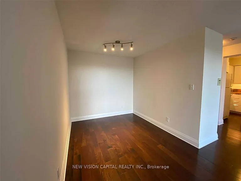 18 Hillcrest Ave #803 — Photo 8