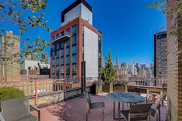 Sold by Redfin Real Estate | media 15