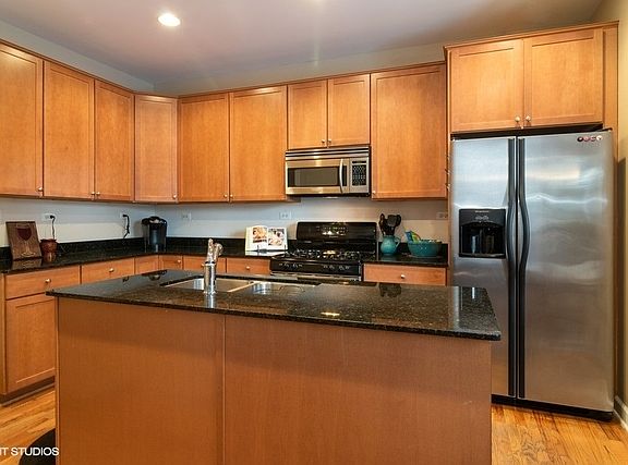 3rd image of 413 S Kenilworth Ave APT 3
