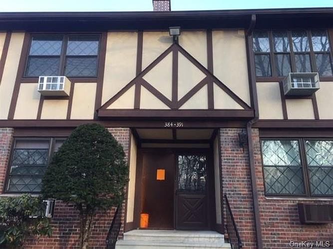 1st image of 390 Sierra Vista Ln