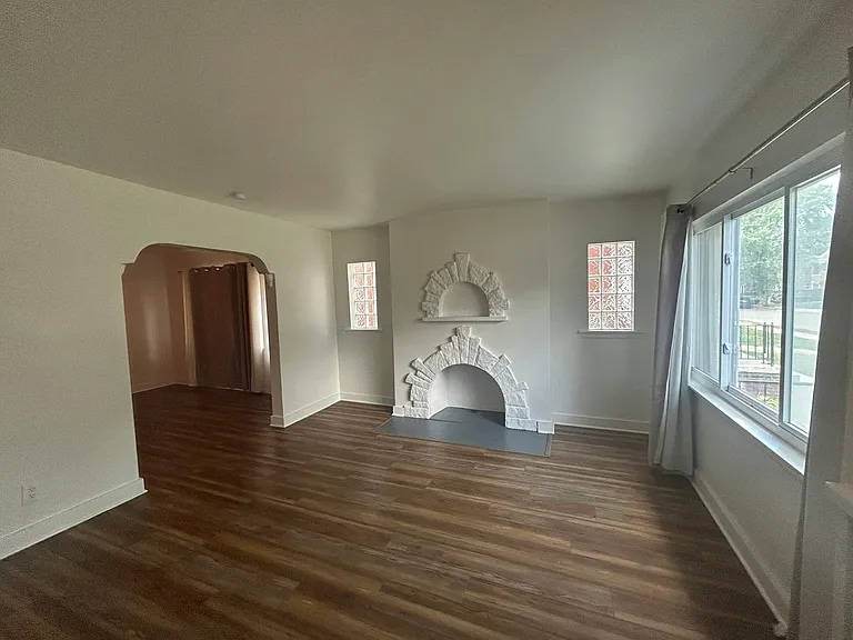 17591 Roselawn St — Photo 5
