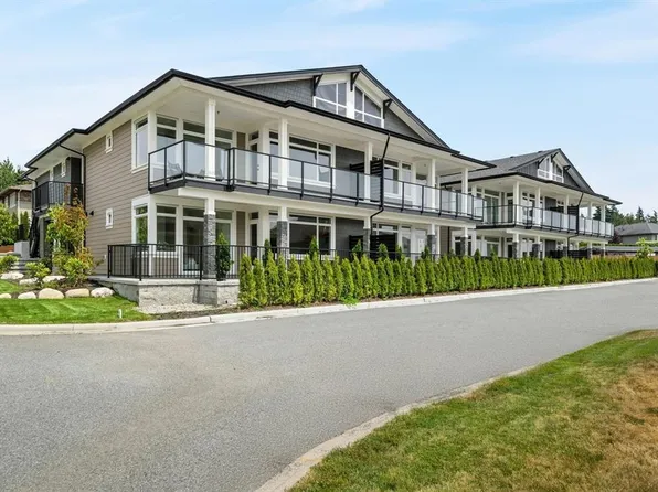 5522 McCourt Rd #5, Sechelt, BC V7Z 0N6