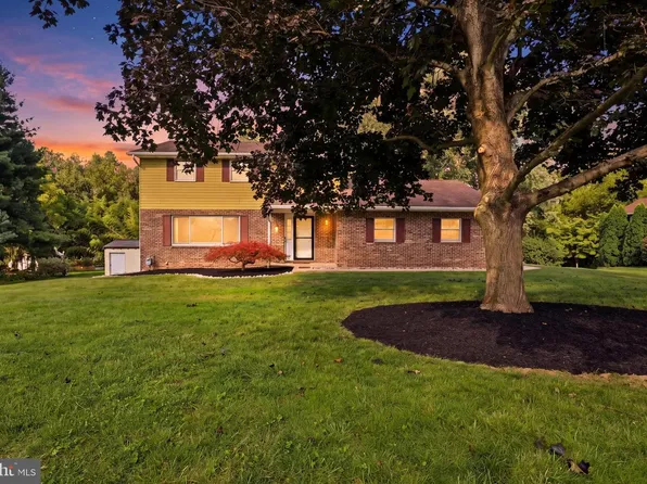 1733 Powder Mill Rd, York, PA 17403