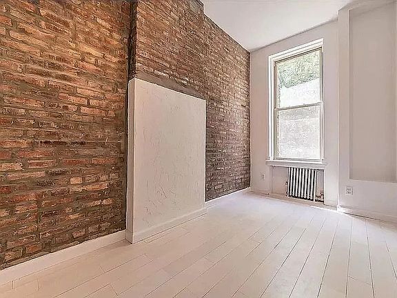 5th image of 116 Saint Marks Pl APT 1