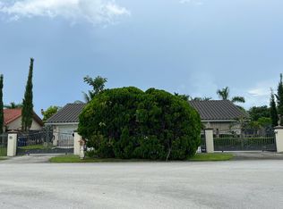 15523 SW 71st St, Miami, FL 33193