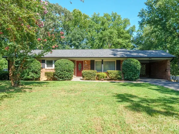 2300 Brookwood Rd, Lincolnton, NC 28092