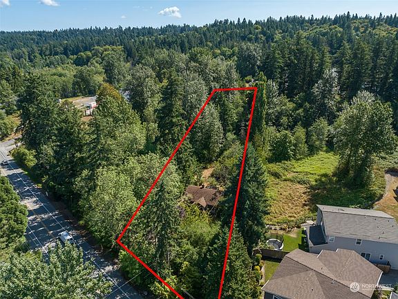 2nd image of 620 E Lake Sammamish Parkway SE