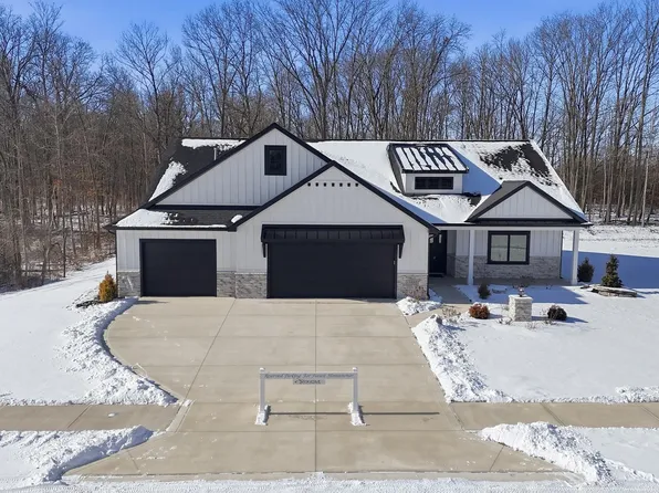 13335 Passerine Blvd, Fort Wayne, IN 46845