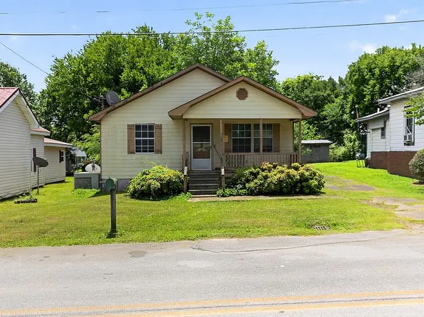 720 Martin Luther King Dr, Calhoun, GA 30701