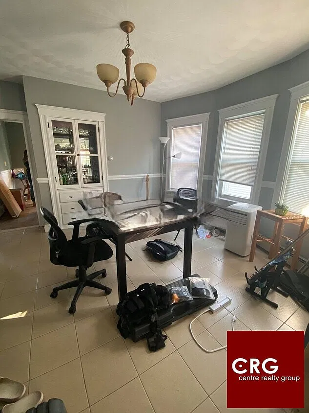 5 bed, 2.0 bath, $6,250 — Photo 2