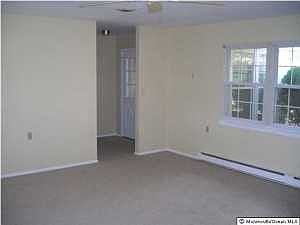 5th image of 22A Edinburgh Ln #A