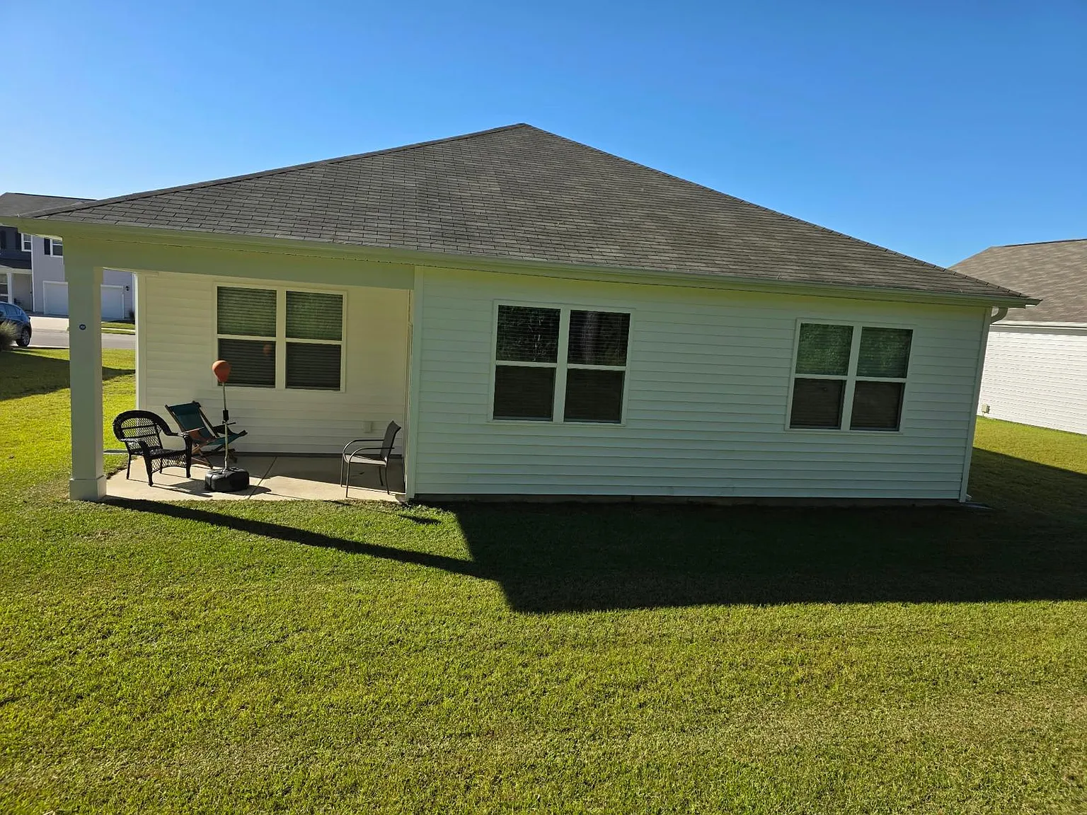 3 bed, 1633 sqft, $2,400 — Photo 2