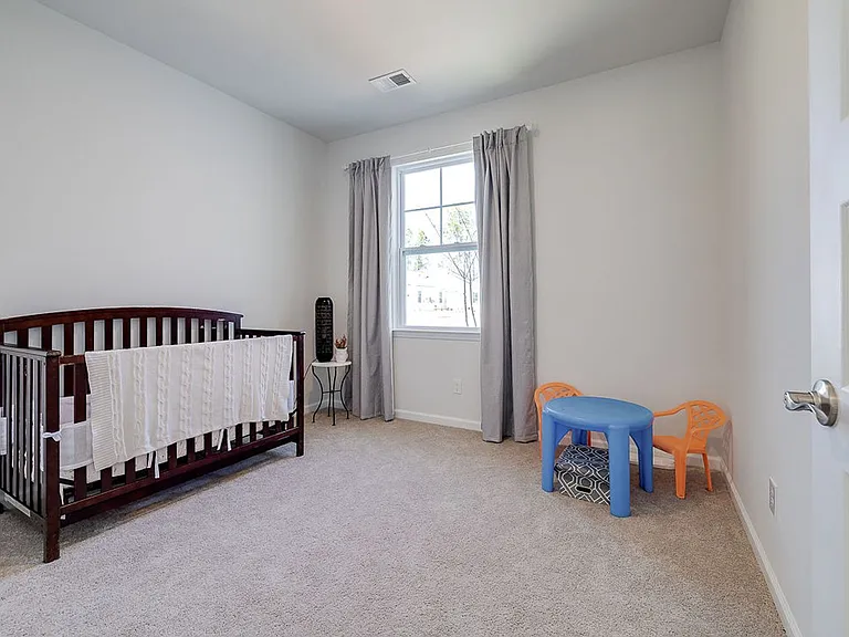 151 Holloway Hl — Photo 17