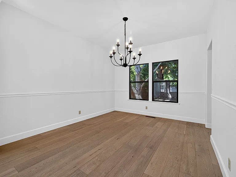 133 Madrid Way — Photo 11