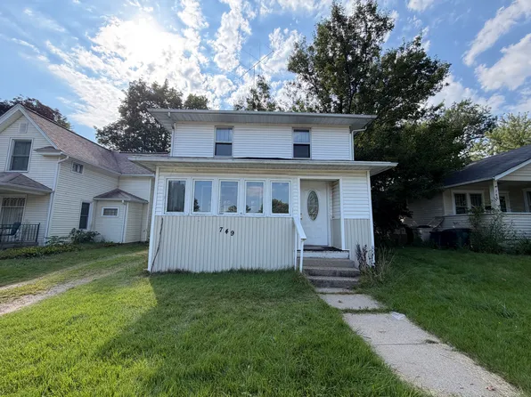749 S 28th St, South Bend, IN 46615