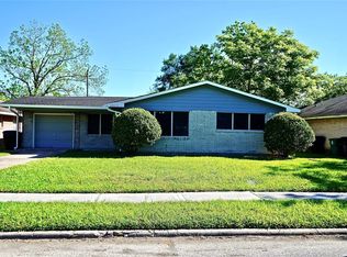 2822 Almeda Plaza Dr, Houston, TX 77045