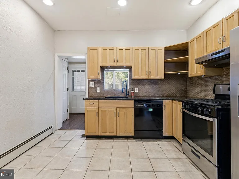 4834 Ogle St — Photo 7