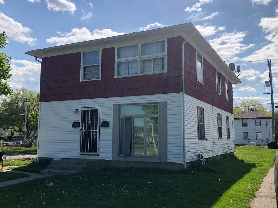 2nd image of 50001-5003 N 46th St