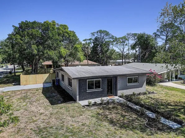 1807 49th Ave W, Bradenton, FL 34207
