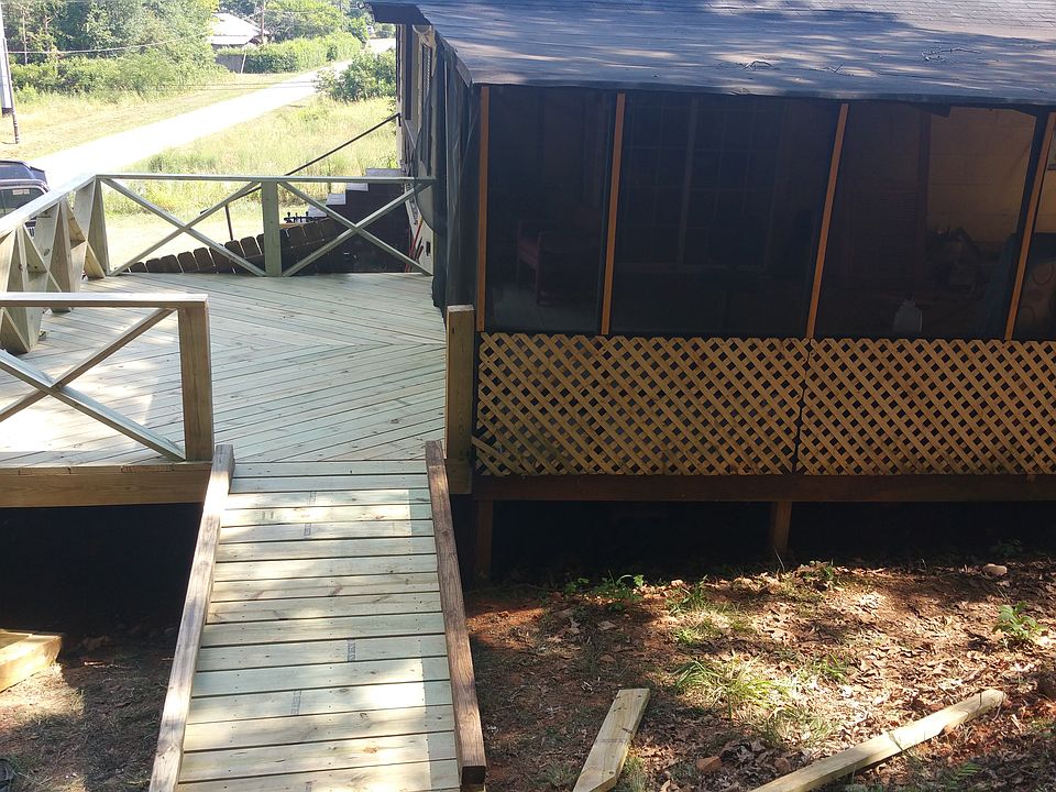 2nd image of 1330 Hanna Ave
