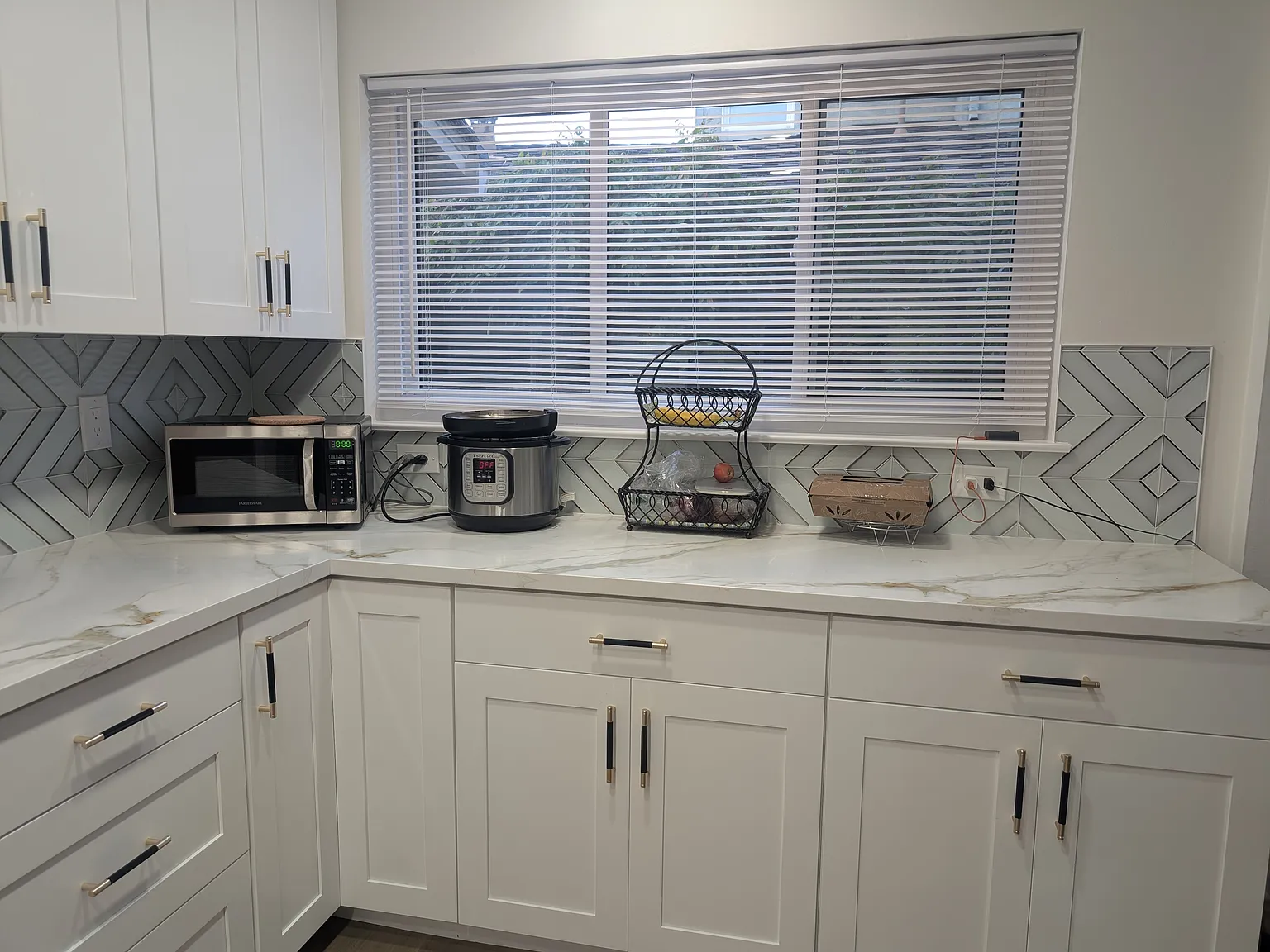 1326 Burkette Dr — Photo 3