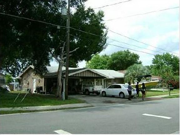2nd image of 407 Prairie Lake Dr