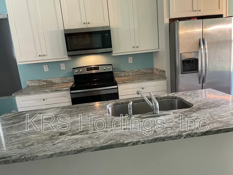 1333 Reservoir Ave — Photo 7
