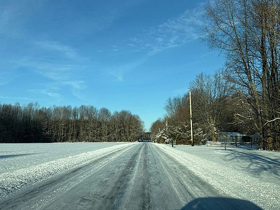 4th image of 11710 Middle Rd