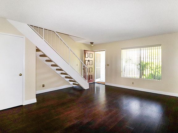 3rd image of 184 Gazania Ct