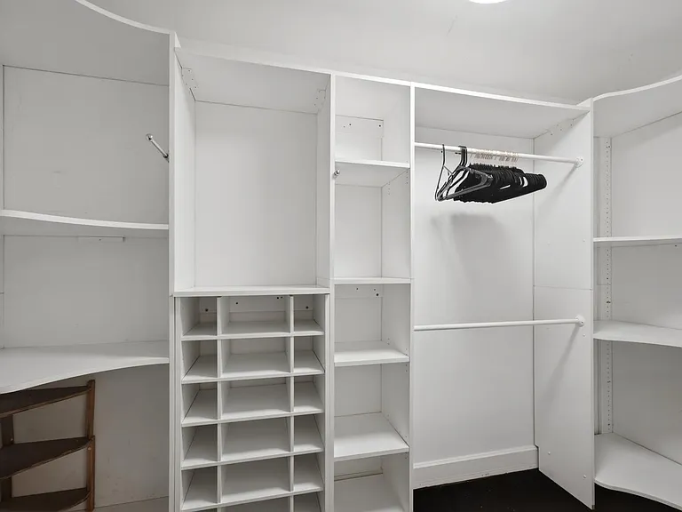2540 Half Moon Walk — Photo 30