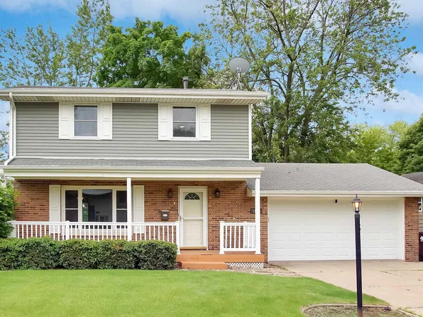 1620 W Kingsway Dr, Peoria, IL 61614