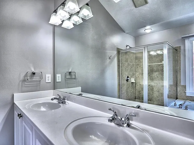 975 Odessa Dr NW — Photo 29