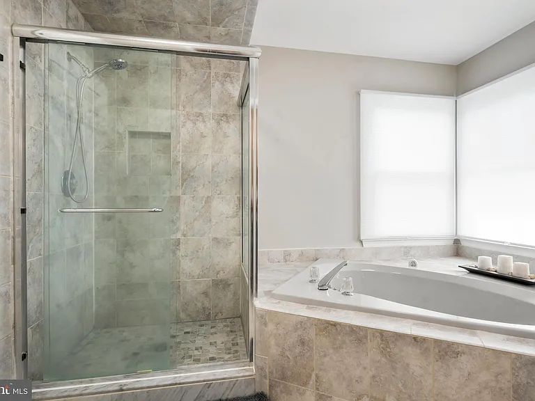 5 Robert Dr — Photo 25