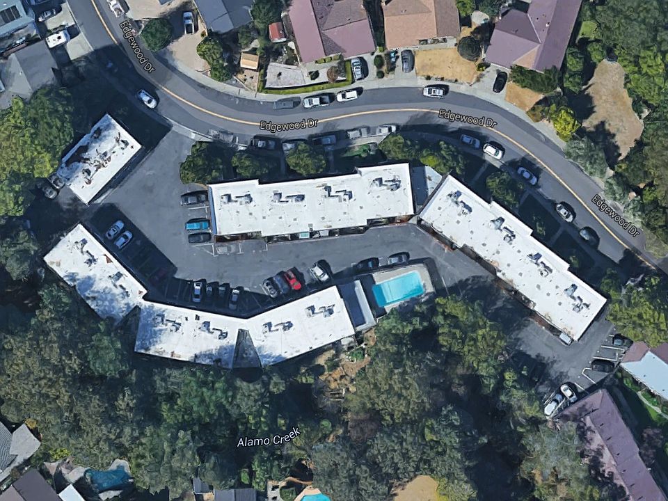1st image of 490 Edgewood Dr APT 26
